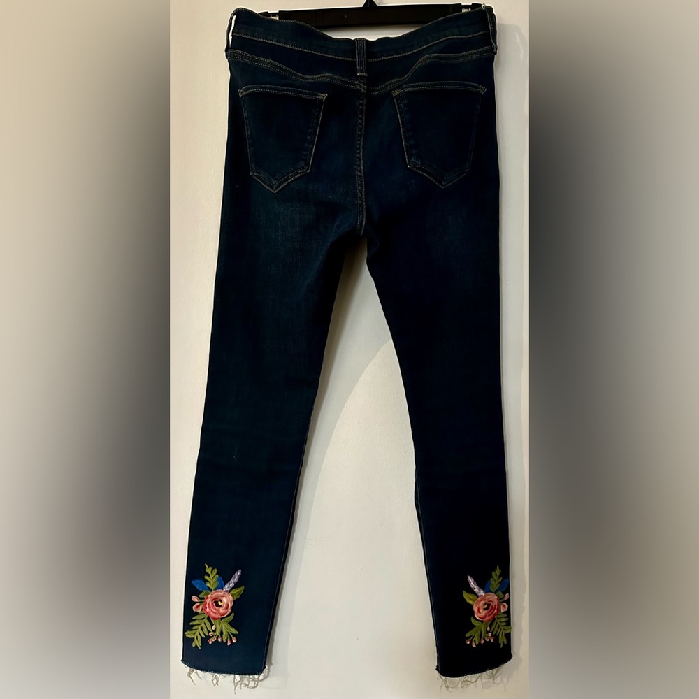 Gucci skinny jeans with floral detail size 28 - Gorgeous!!